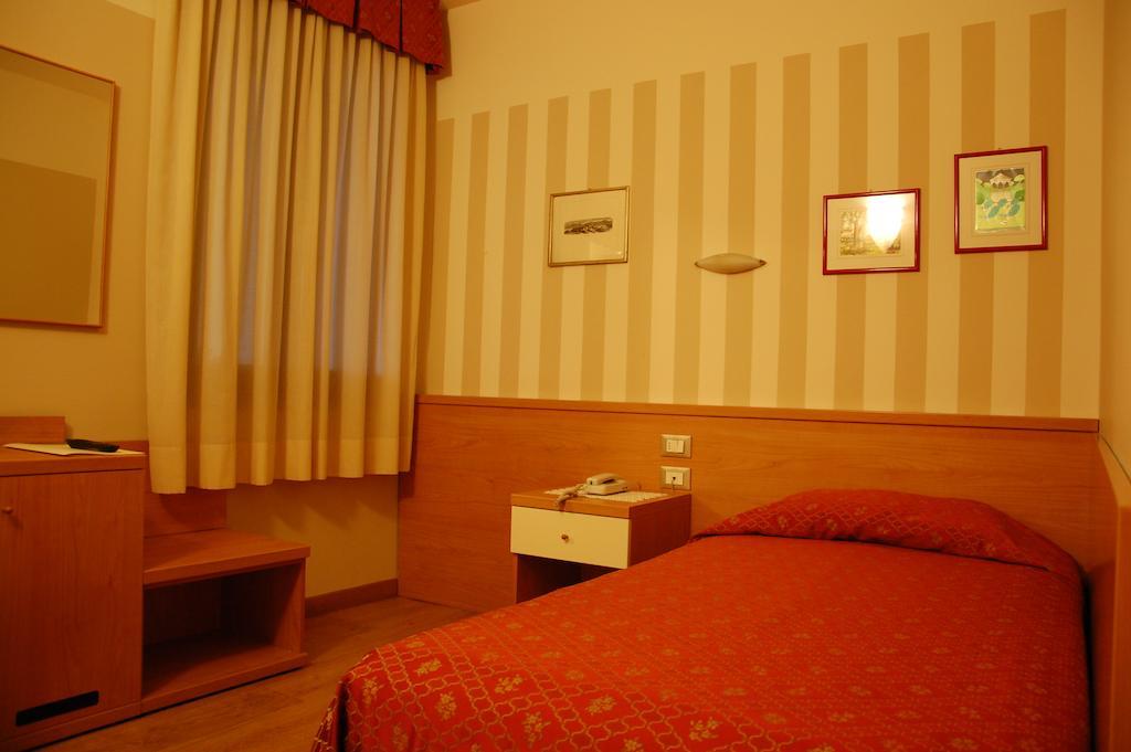 Hotel Belie San Martino di Lupari Номер фото
